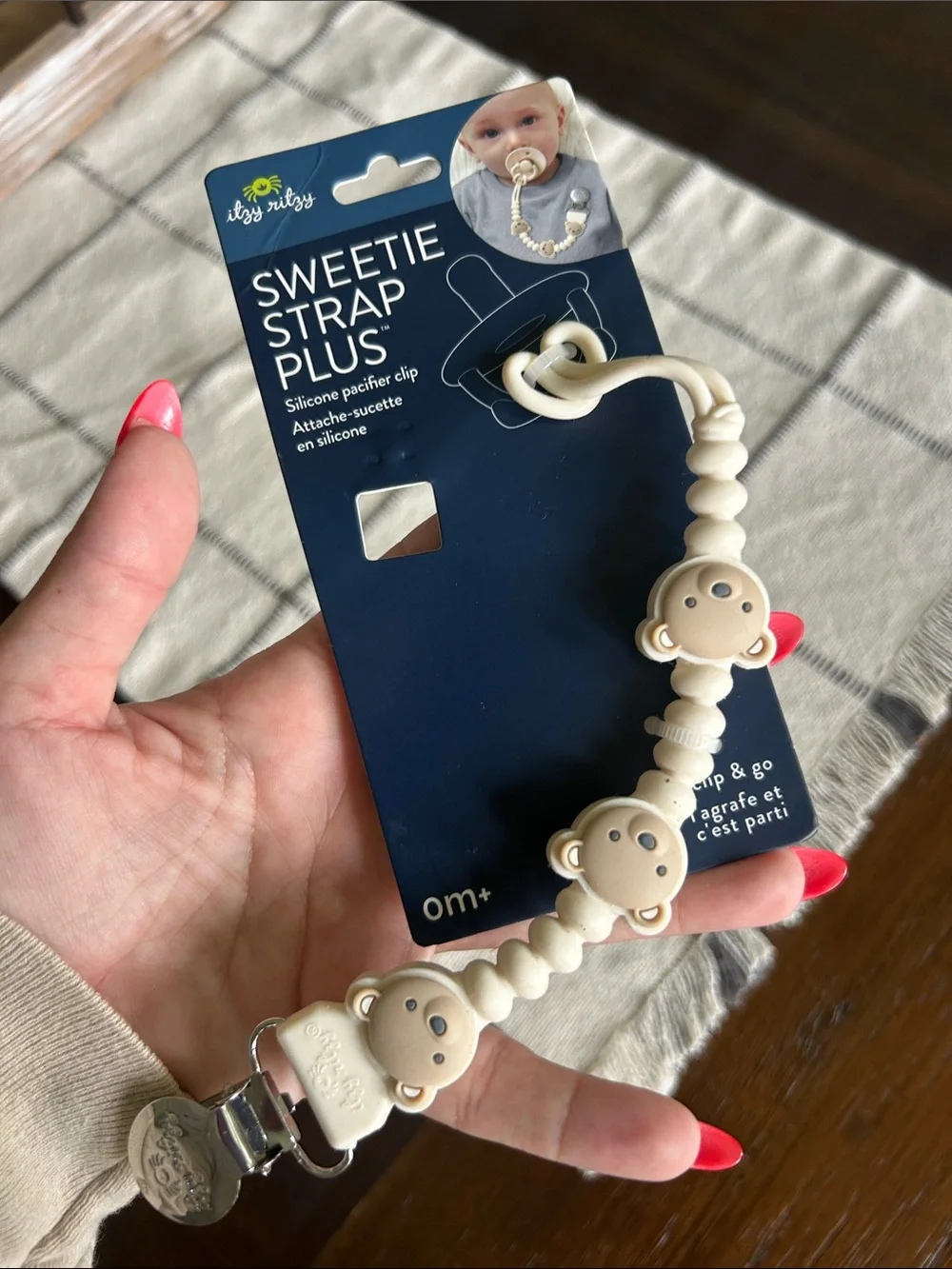 Itzy Ritzy Sweetie Strap Plus Silicone Pacifier Clip - cream white and Beige